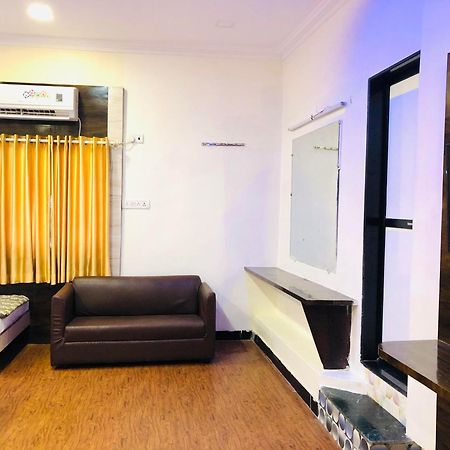 Hotel Volga 2 Mumbai  Buitenkant foto