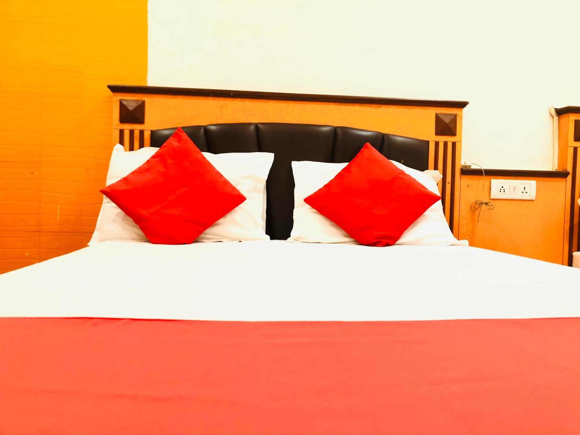Hotel Volga 2 Mumbai  Buitenkant foto